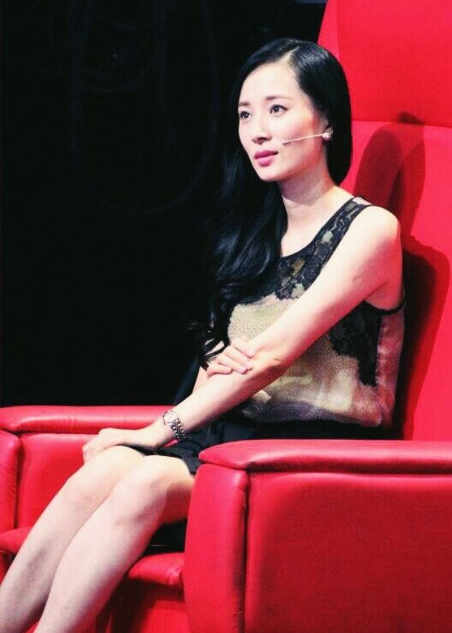 低调女星徐筠踏实演戏幸福生活嫁演员丈夫一家四口其乐融融