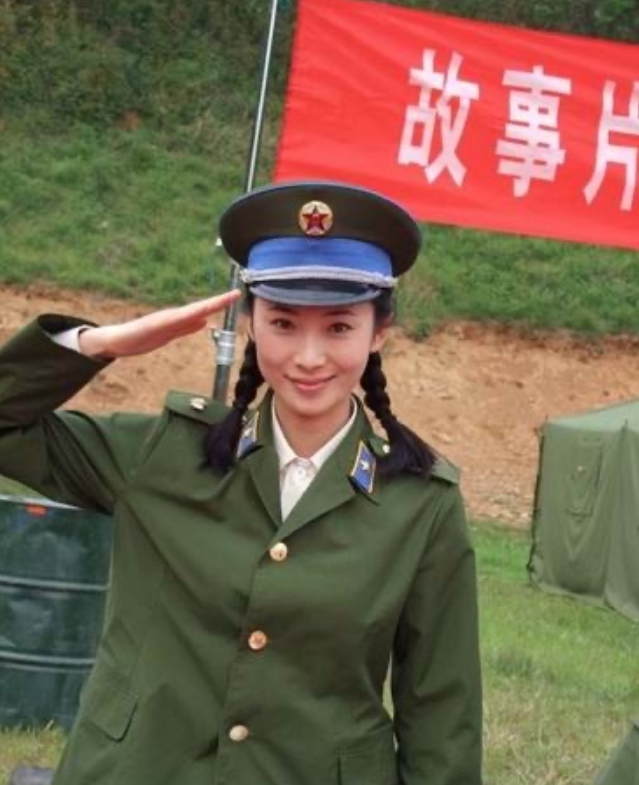 低调女星徐筠踏实演戏幸福生活嫁演员丈夫一家四口其乐融融