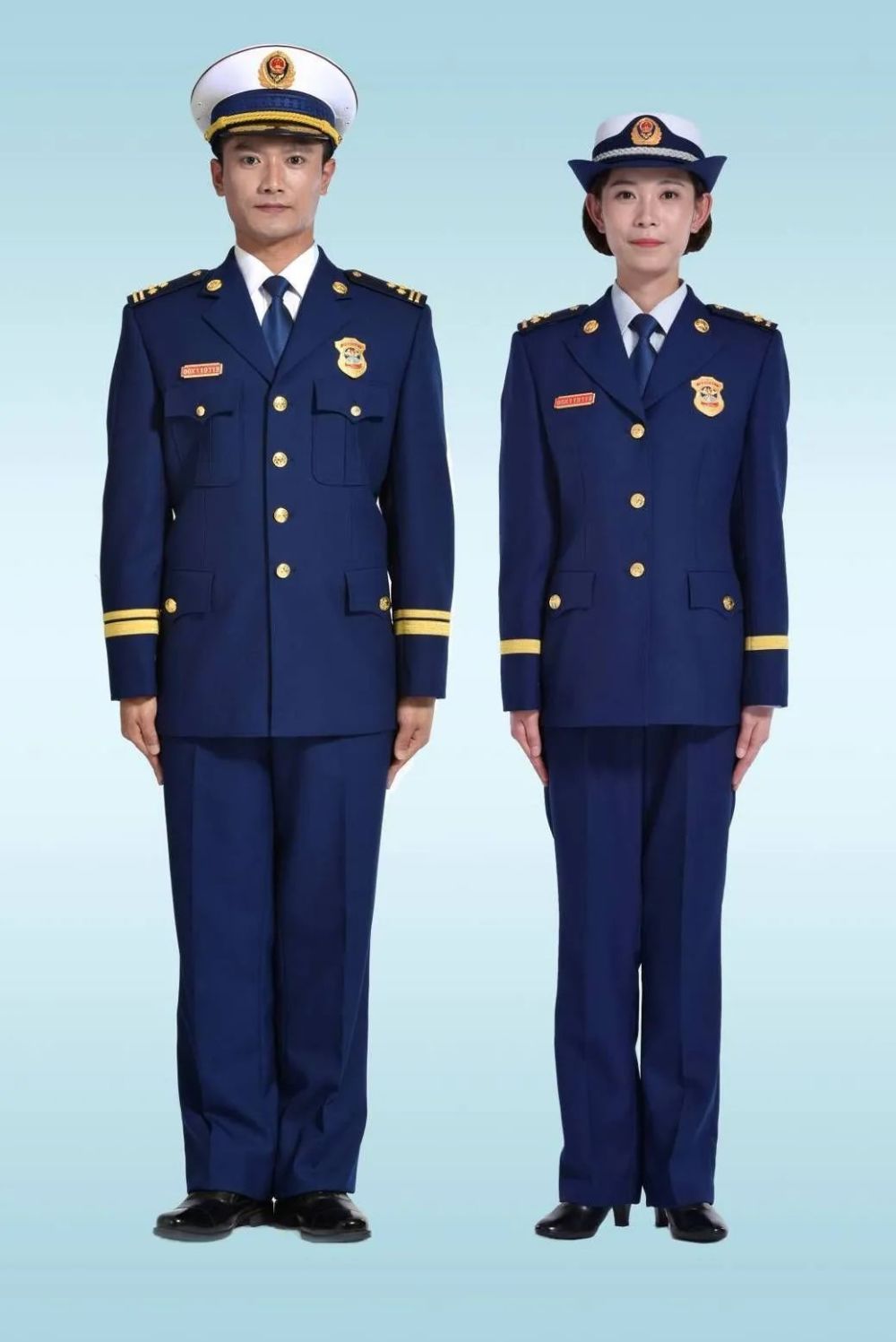 所谓"教员""教官",通常着与"火焰蓝"或消防改制前武警制式军装颜色