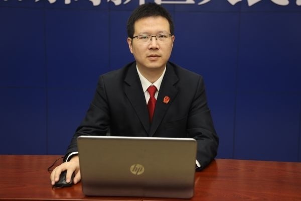 合同约定旅行损失游客自担有效吗？法官刘志强这样说……_腾讯新闻