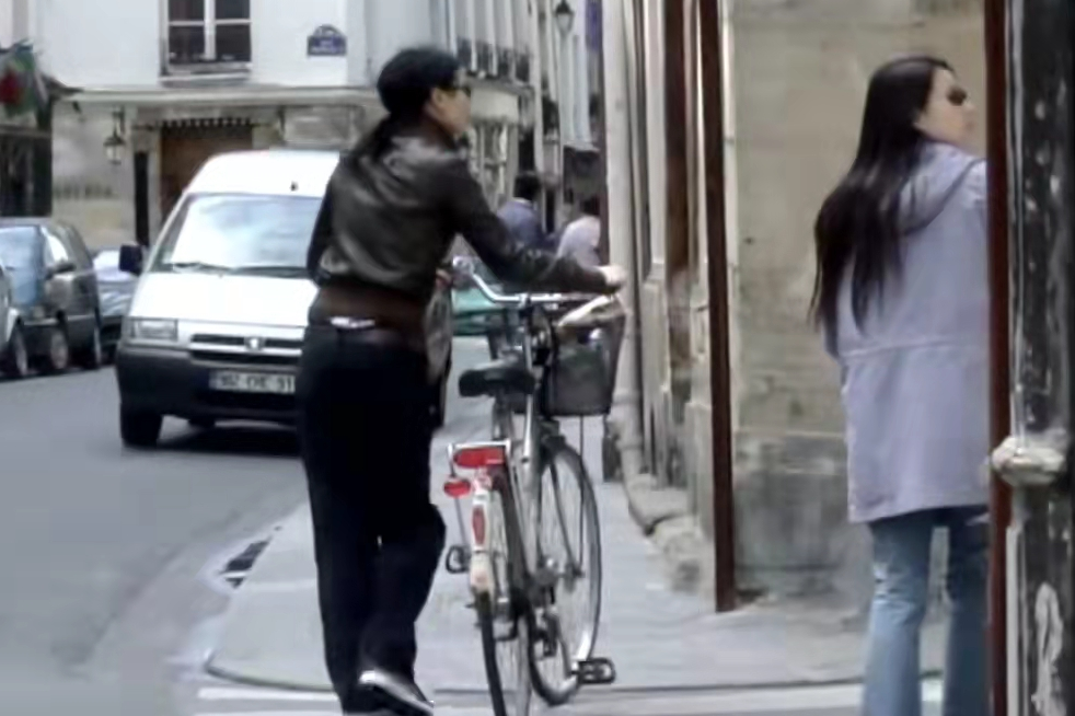 张曼玉近况曝光，入驻社交平台晒动态，在巴黎街头骑自行车销售的原理过程思路和原则
