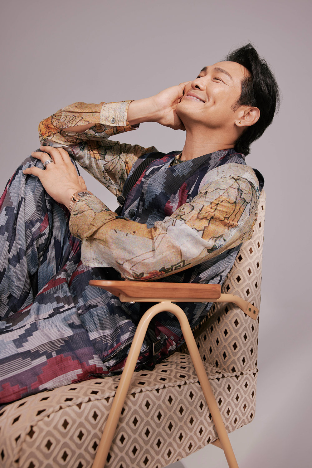 杜德伟印花风写真释出 成熟优雅气质尽显插图2