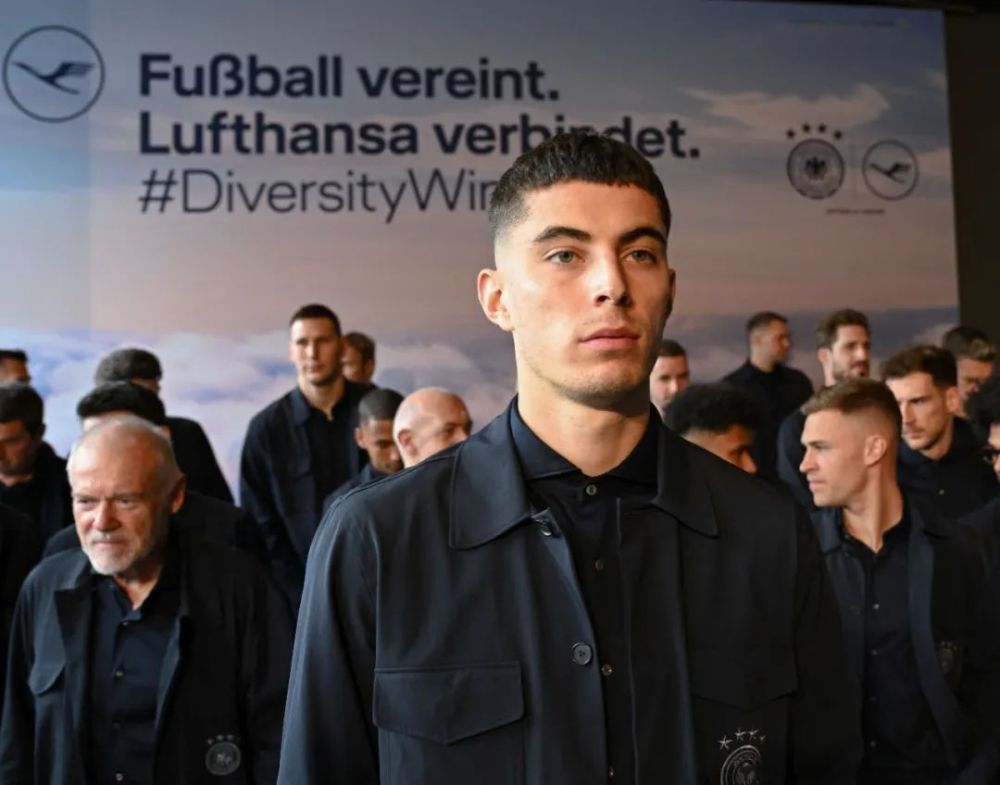 德国队?男模队!一组图告诉你德国男足有多帅_腾讯新闻