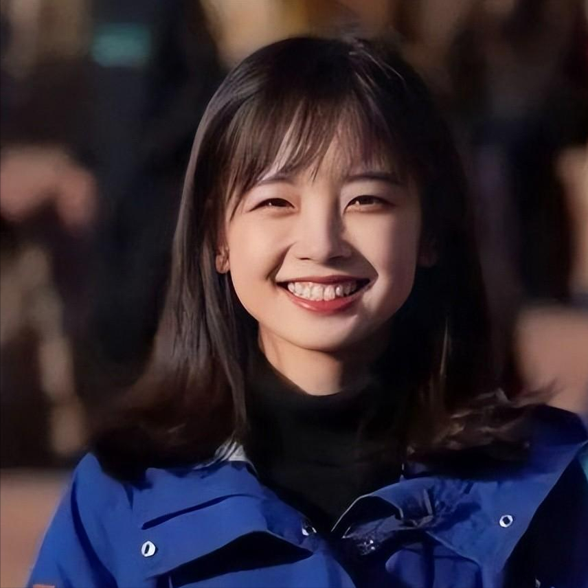 王冰冰再次复出,昔日风波终平静,再现标志甜美笑容_腾讯新闻