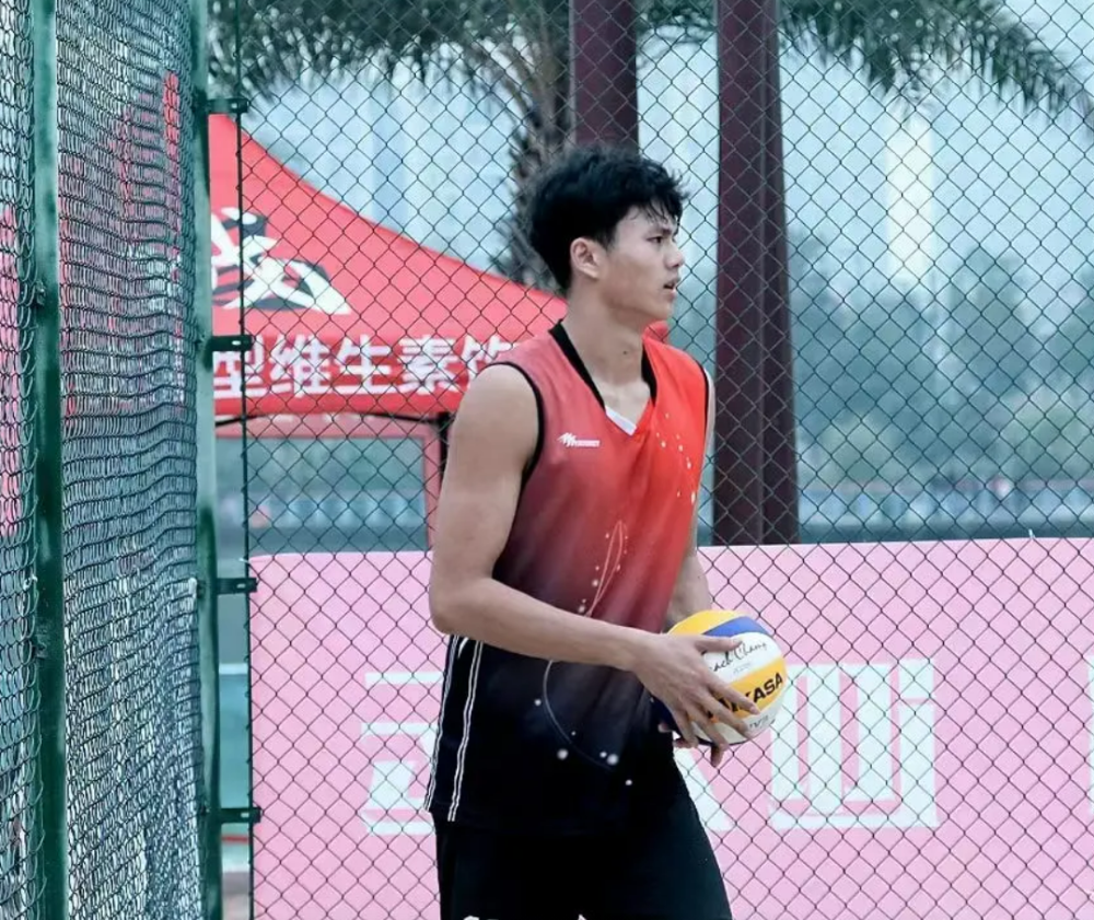 网传中国排球运动员李博去世,正在征战联赛突发心脏病_腾讯新闻