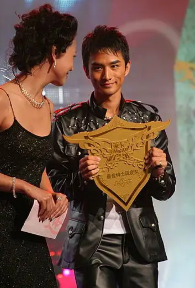 让张晓晨意外出圈,被认为长得一张反派脸的他其实曾经是2006年《加油!