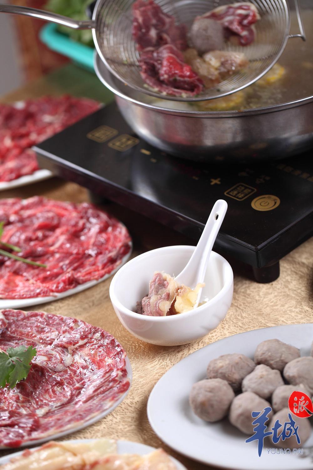 【美食】宅家下厨：“睇波”涮锅两不误_腾讯新闻