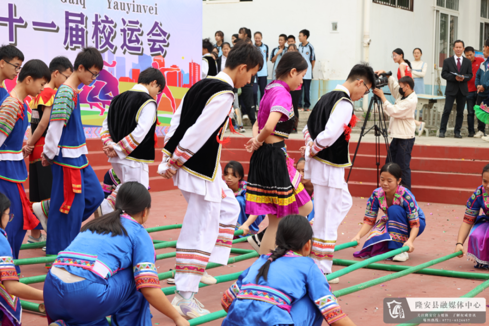 隆安县民族中学校运会开幕式精彩瞬间来啦!_腾讯新闻