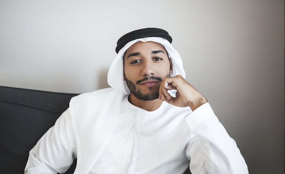 看衣识人,通过服饰来分辨中东不同地区的男性,白长袍也大有不同_腾讯