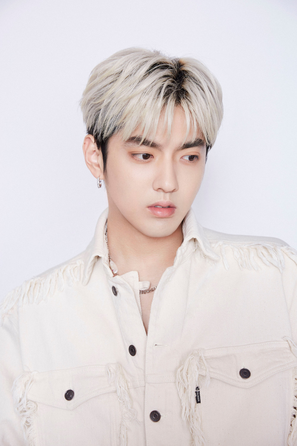 吴亦凡一审获刑13年,涉及罪名公开,已在看守所度过16个月