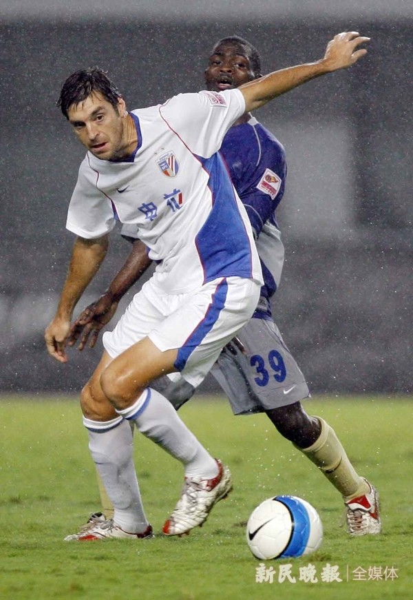 哈亚·关察者说|这位因为"帅"冲上热搜的主帅,原来是申花老朋友_腾讯