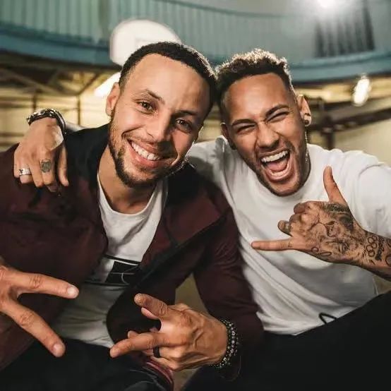 【湾区日报】库里ig更新世界杯共鸣秀脚法,追梦谈带队第二阵容打出