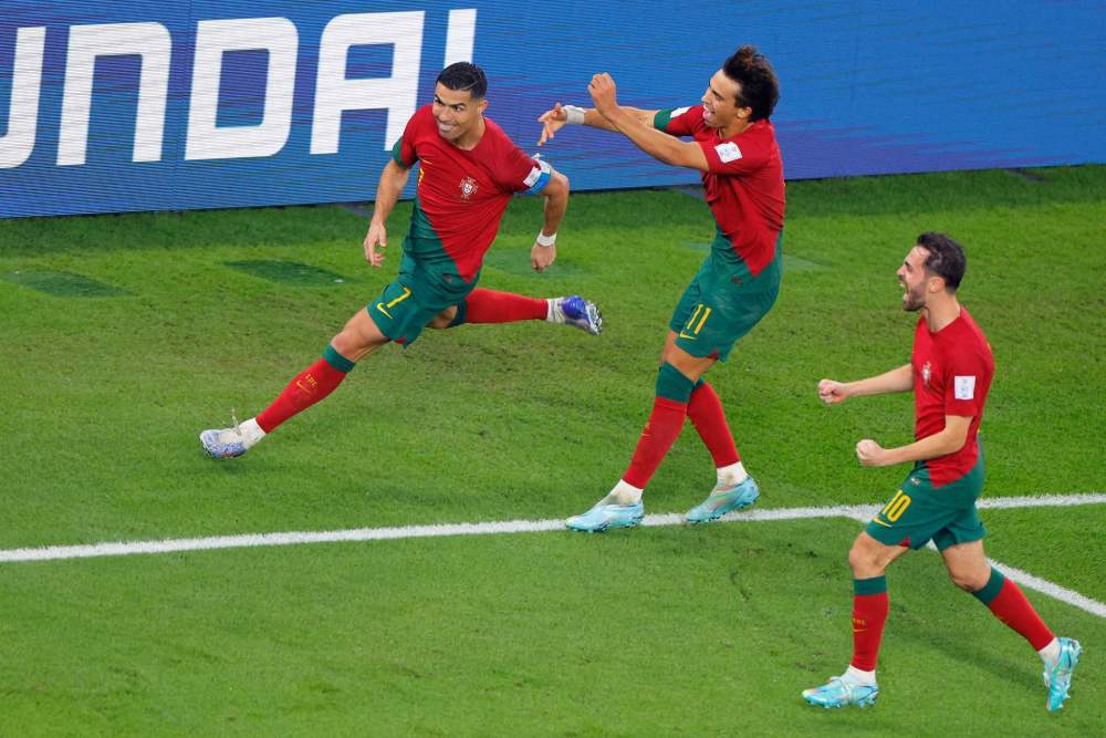 黄健翔c罗踢中锋葡萄牙走不远名记年度最佳全面性无可挑剔