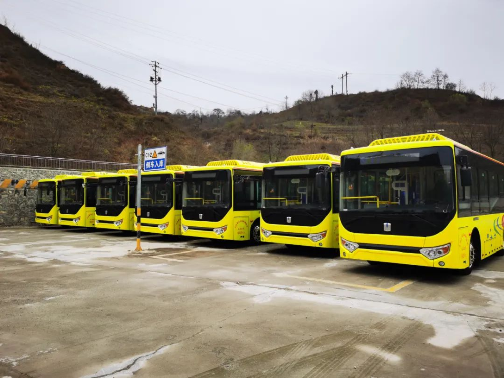 助力智慧公交吉利星际纯电动城市客车交付天水