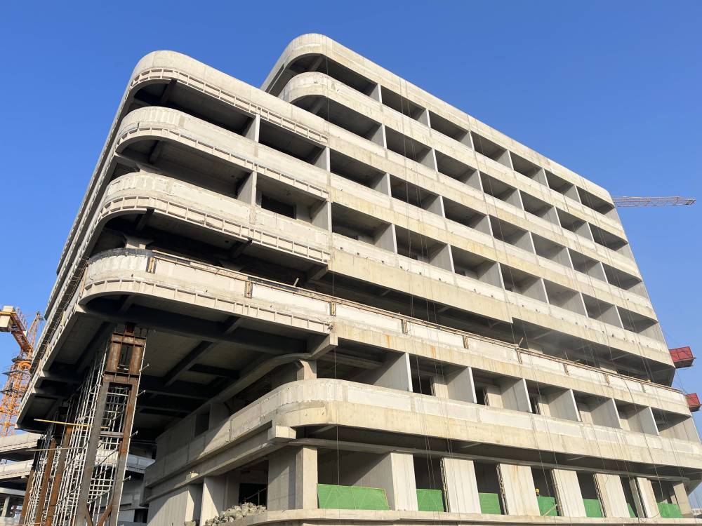 封顶烟台黄渤海新区万华高级人才公寓11栋单体已封顶可满足4000余人