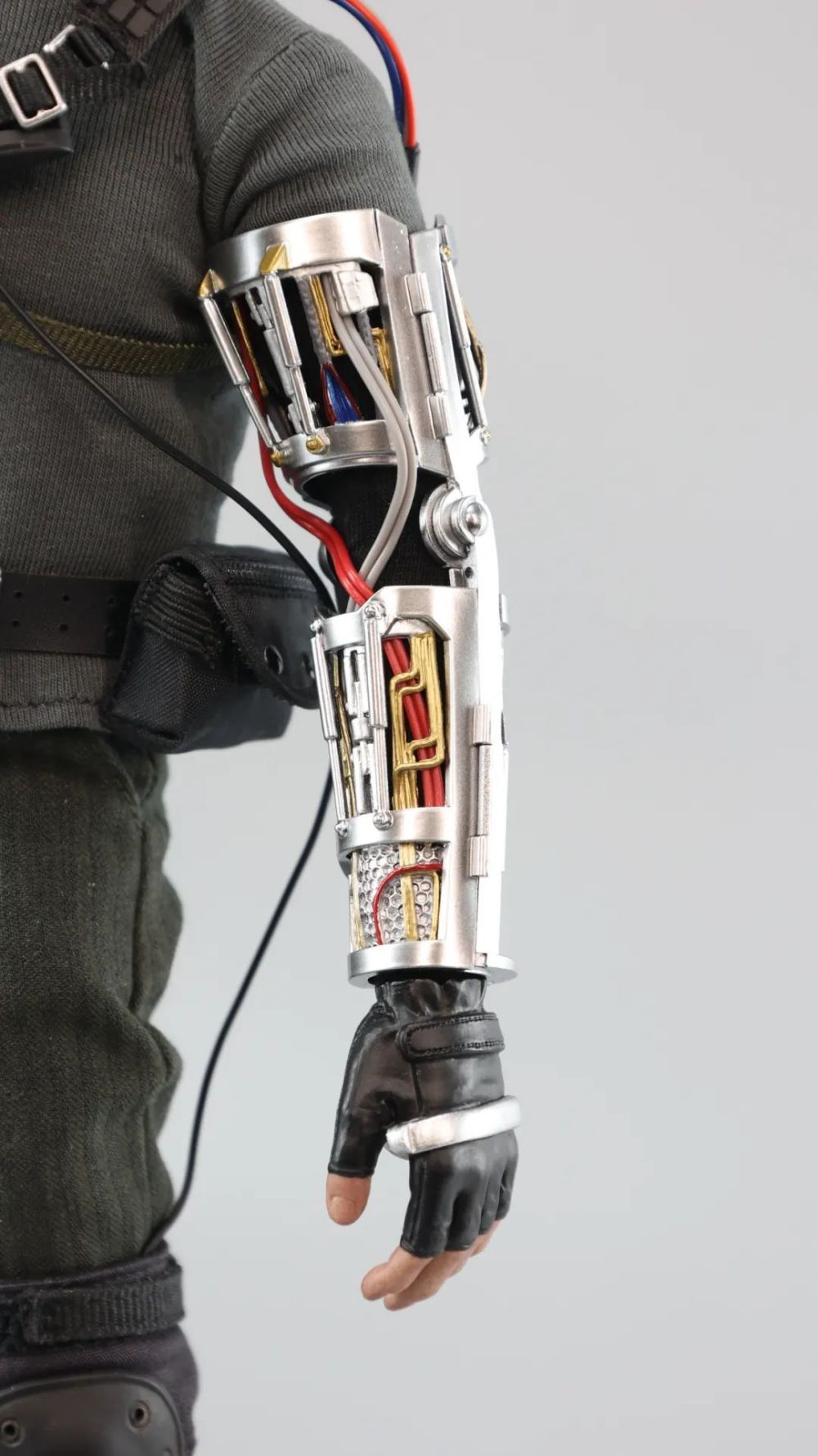 我终于买到带脚灯的ht钢铁侠了