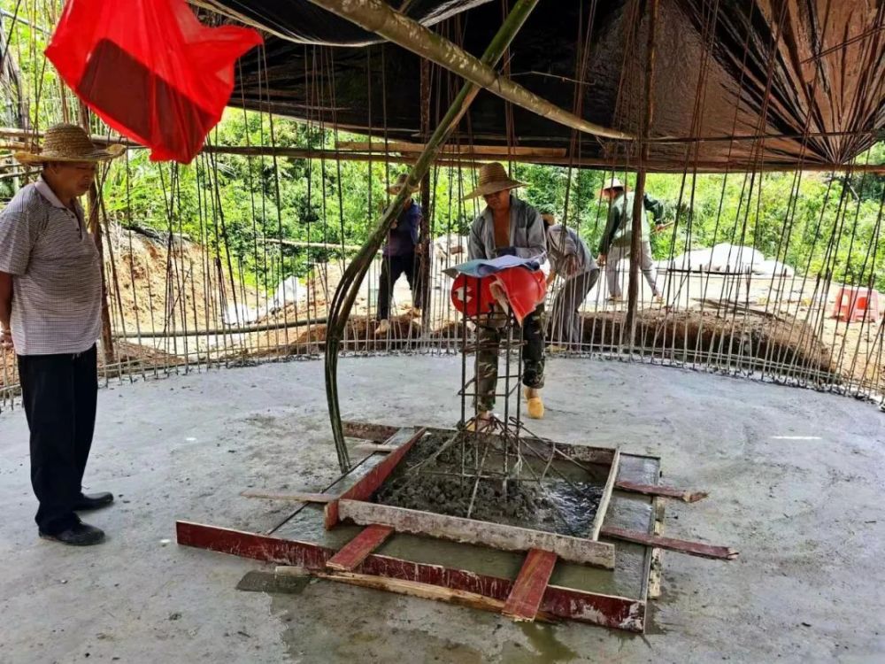 围观√那梭镇炮台村修建水池润民心_腾讯新闻