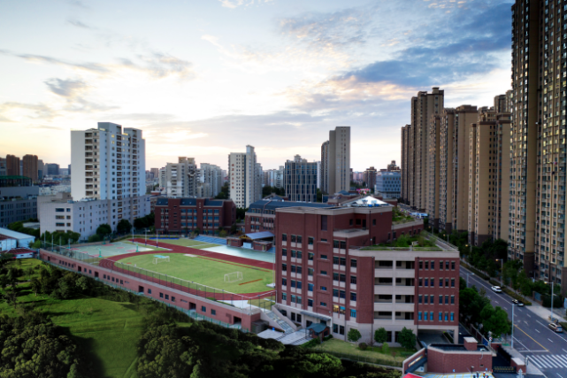 家门口的好初中上海市第五中学强校工程让百年老校焕发新生机