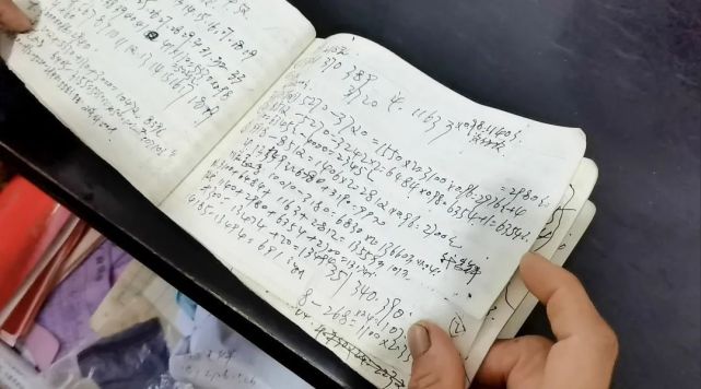 还完欠款,陈廷海脸上浮现出一丝短暂的轻松,为了这一刻,他等了16年.