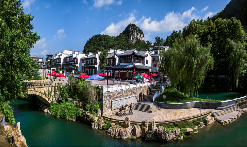 六枝特区·太和村构成如梦如幻的乡村美景加之岩脚民居的炊烟袅袅冬日