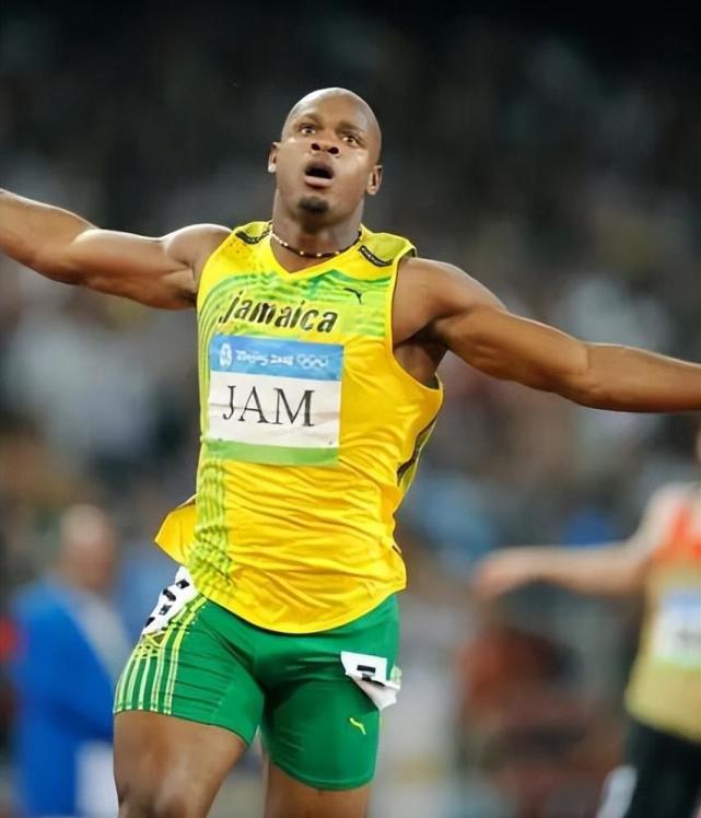 鲍威尔决赛腿软症难掩人类百米巨星风采 破10秒近百次总决赛四冠王跨