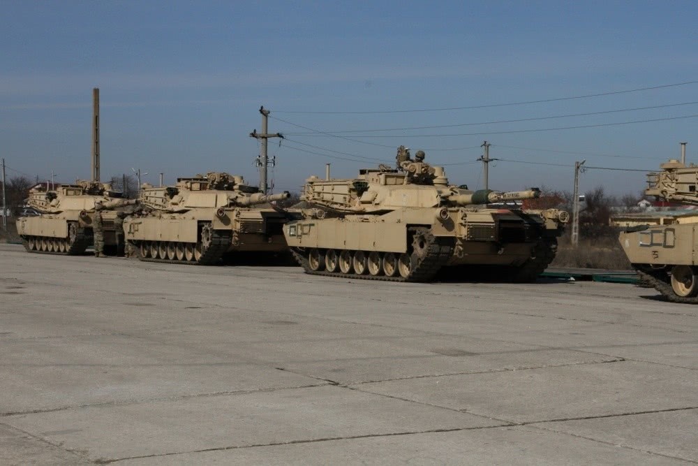 美军装甲车欲闯俄基地，以色列猛烈开火，土耳其和伊朗也卷入战斗九色鹿书包