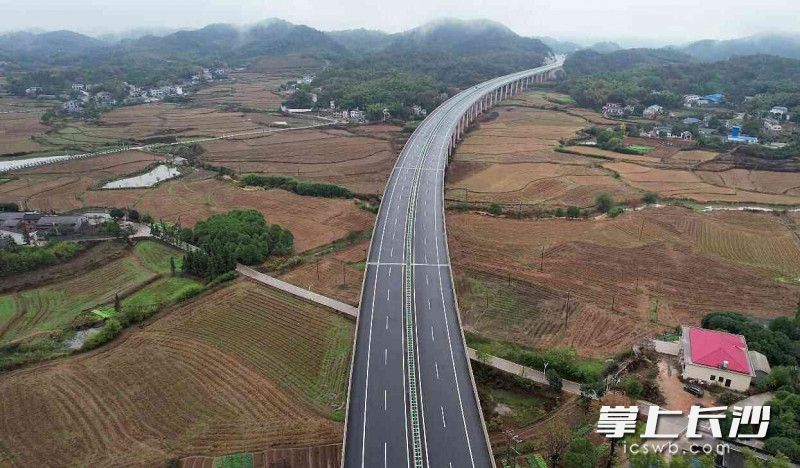 全长426公里双向四车道宁韶高速公路28日通车