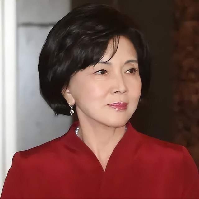 大儿子入狱小女儿自杀,儿媳出走,三星太后洪罗喜的人生堪比小说_腾讯