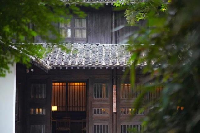 探秘顶级隐世奢华酒店，杭州法云安缦，7座寺庙环绕的人间仙境_腾讯新闻