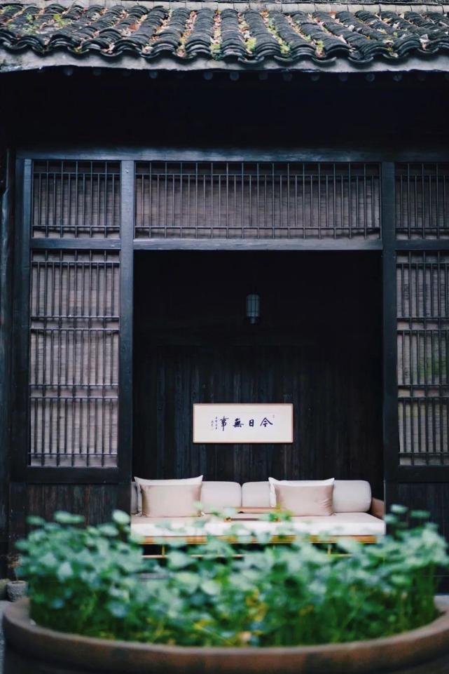 探秘顶级隐世奢华酒店，杭州法云安缦，7座寺庙环绕的人间仙境_腾讯新闻