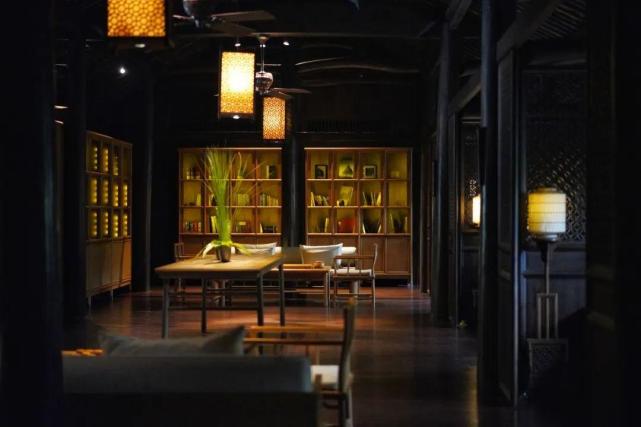 探秘顶级隐世奢华酒店，杭州法云安缦，7座寺庙环绕的人间仙境_腾讯新闻