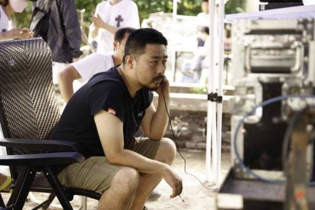 中国电视剧制作中心有限责任公司承制,余淳和吕紫伯担任导演;由甲,韦