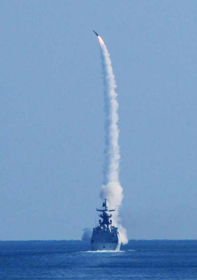 054a型护卫舰:装上红旗-16f防空导弹,就又有40余艘防空舰-腾讯新闻