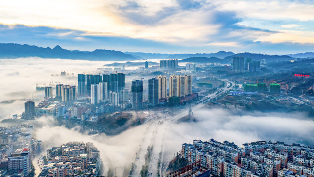 云南镇雄:红色引领 绘就多彩美丽县城