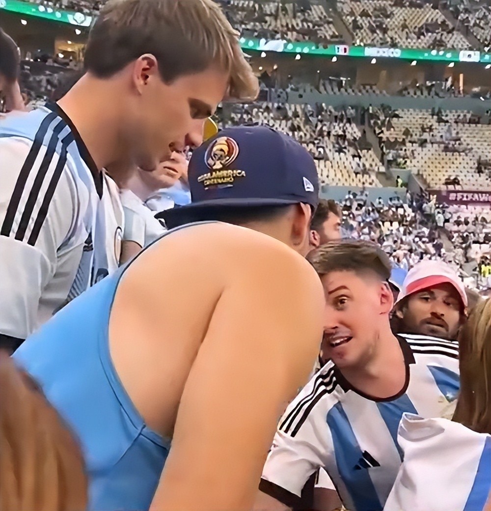 中国球迷被阿根廷球迷占座，还被怼，发生了什么？当事人回应来了丫丫小说