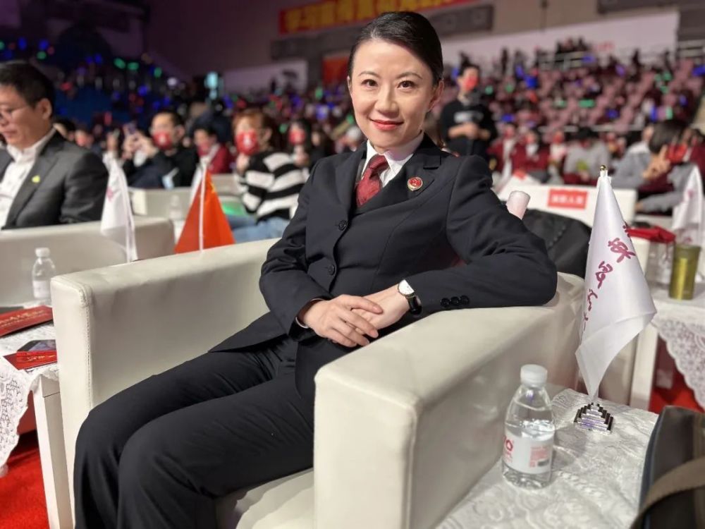 二十大代表在基层华政70周年校庆施净岚现场激励莘莘学子