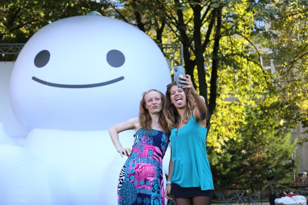 第三季度净盈利7694万美元bigolive用户增长亮眼