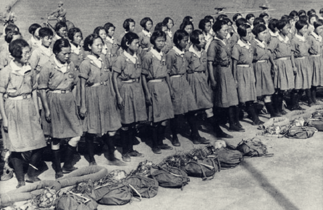 1945年一苏军俘虏9名日本女人,享齐人之福,19年后他哭着自首_腾讯新闻