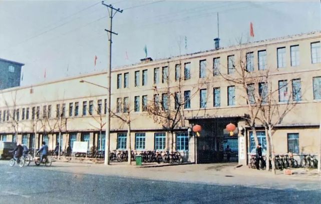 东北机器制造厂,厂址在大东区文官屯地区,1951年改为沈阳第七二四工厂