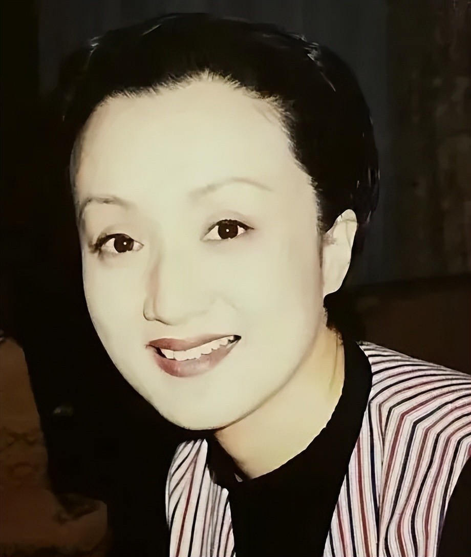 演完《十六岁的花季》32年后又演《爱的二八定律》,她彻底变了样_腾讯