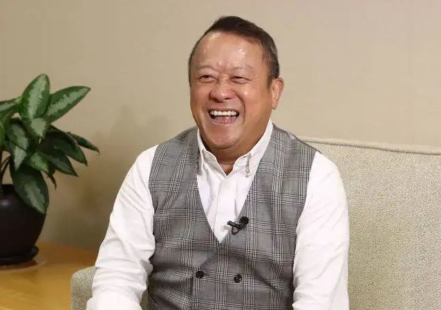 希望曾志伟能够低调一点,毕竟年龄也不小了,安享晚年才是最重要的.