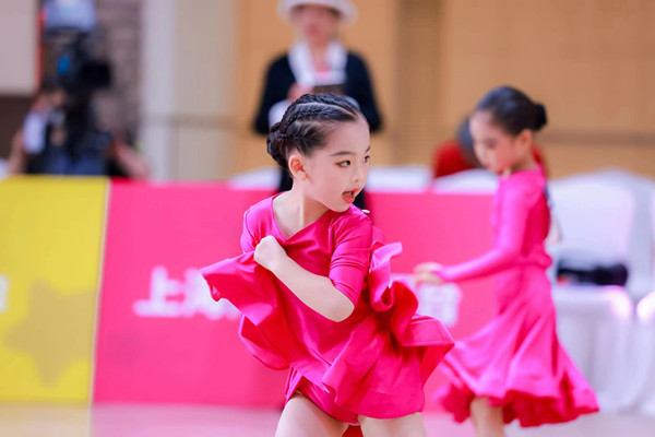 3000人参赛最小仅4岁 第10届少儿国标舞大赛落幕