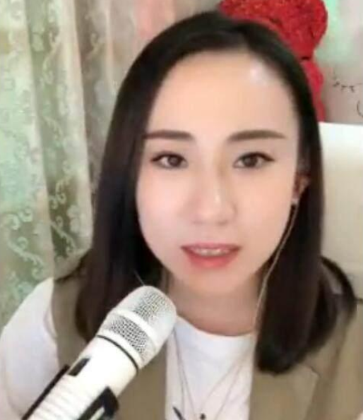 《歲月神偷》是港片最后的驕傲，更是近十年最具獅子山精神的電影南京市蔣浩景甜3條私密視頻一個截圖