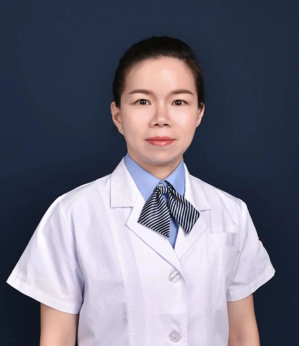 领衔主诊的是优秀青年专家吕鑫华副主任医师,每周五,为更年期妇女服务