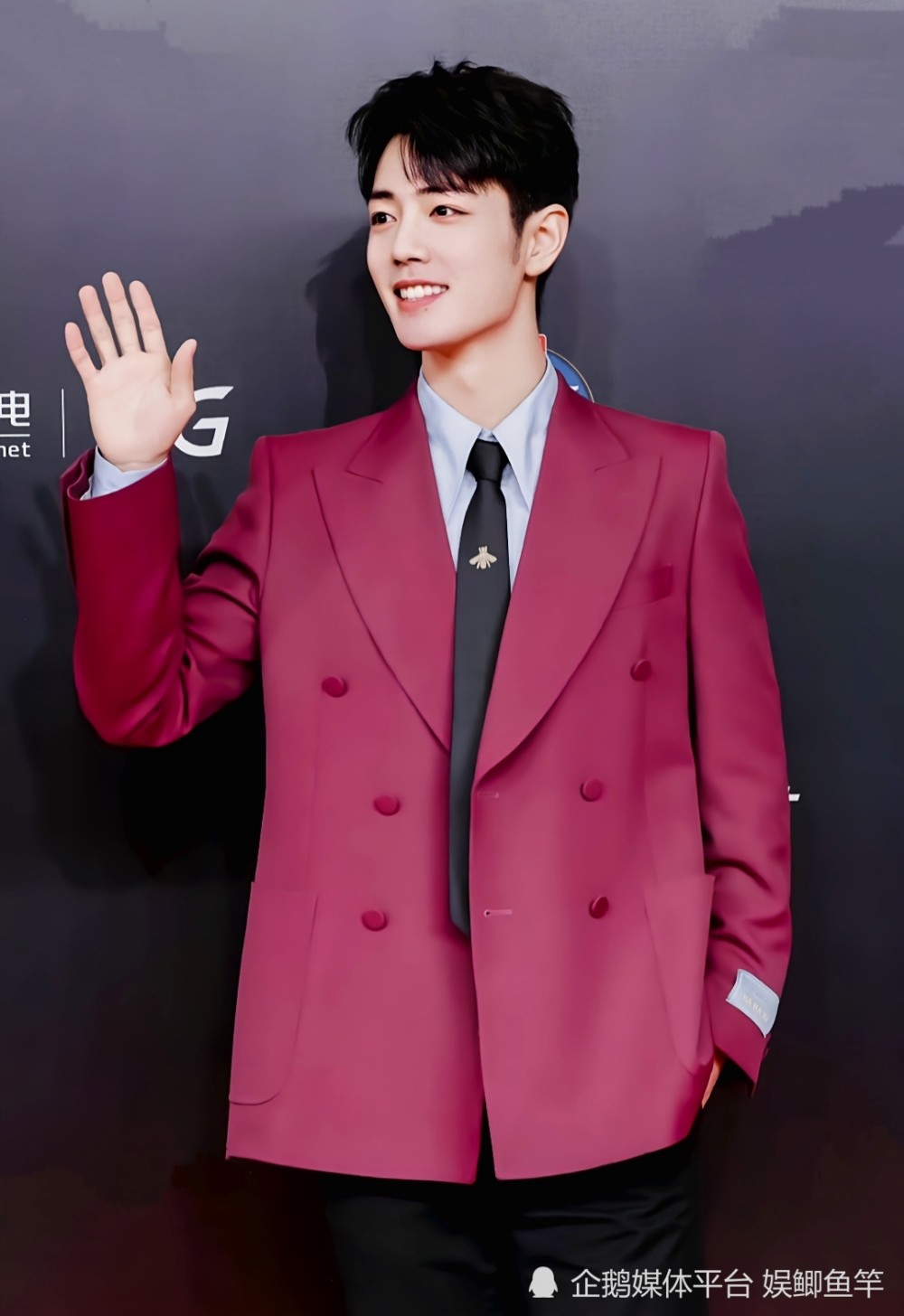 肖战再次获两项大奖,实至名归,展现巨星魅力!_腾讯新闻