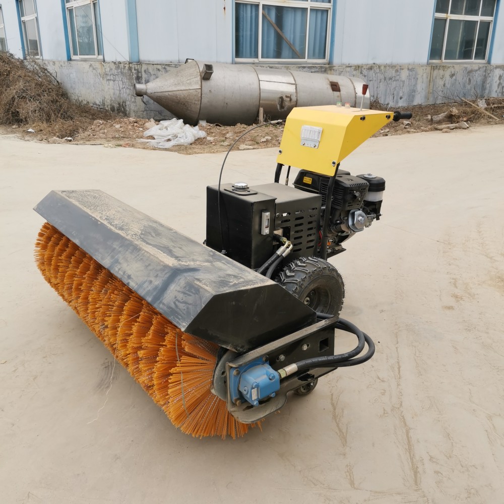 冬季小型扫雪机滚刷式汽油清雪机减轻劳动强度_腾讯新闻
