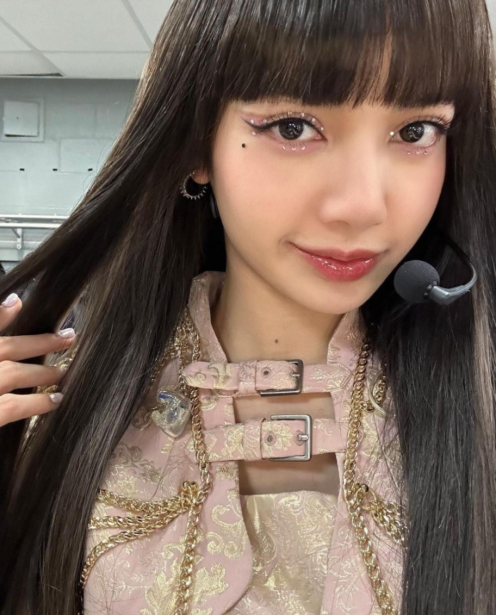 blackpink的水钻眼妆,是我画不起的样子?