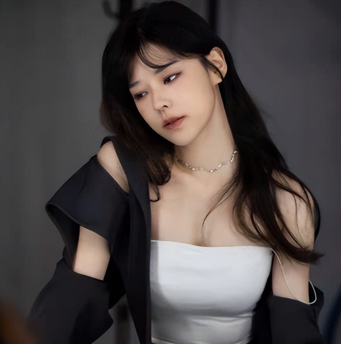 沫子游戏偶遇女粉开启社交操作性感舞蹈开豪车太像祖师爷了