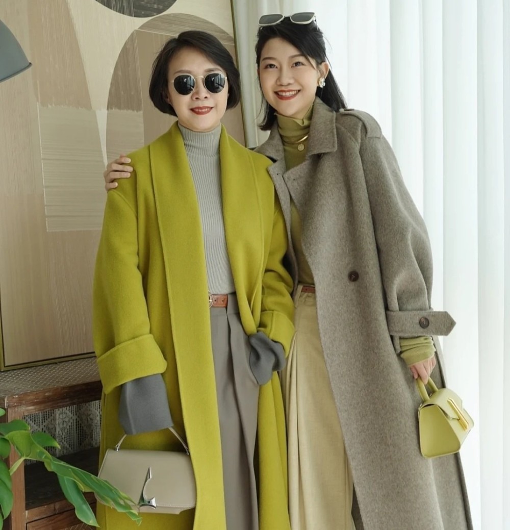 5,60岁的女人,穿"大衣"才是真高级!优雅还显瘦,减龄又好看插图4