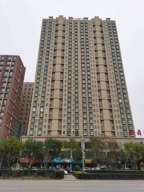 【小里帮忙】咸阳枫景苑首府小区顶层水管爆裂,致住户家木地板被水泡